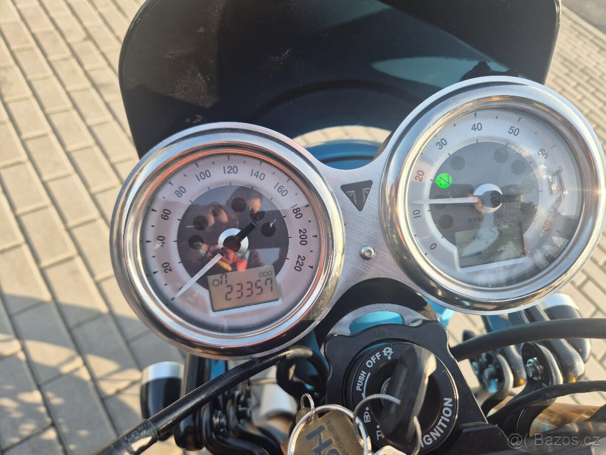 Triumph Thruxton 1200 R - 3