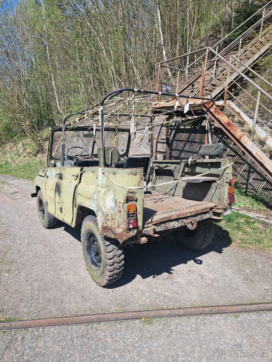 UAZ 469B - 3