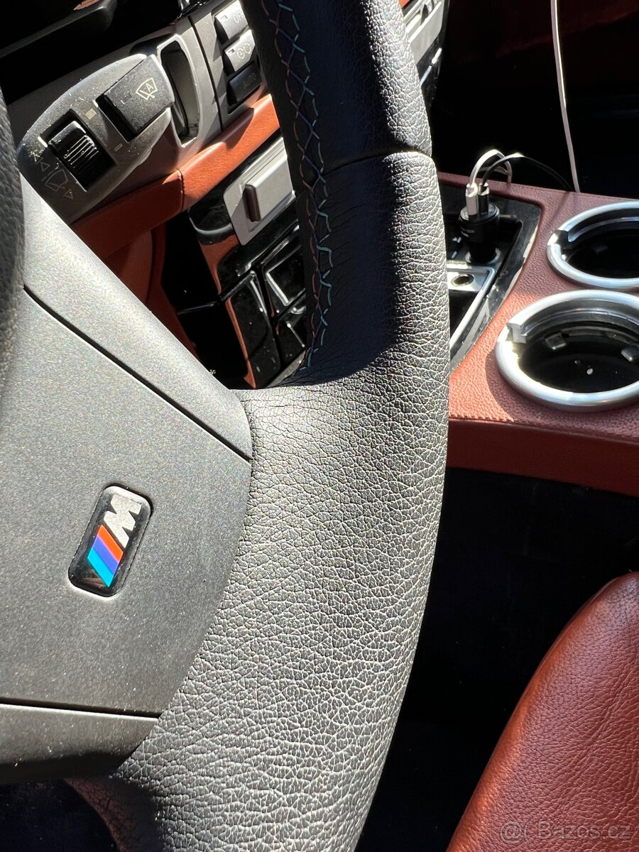 Volant BMW M5 E60 vymena - 3