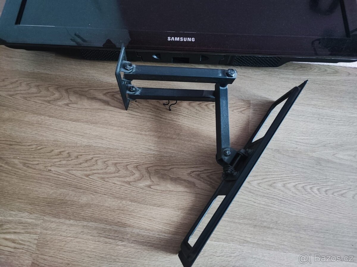 Televizor Samsung LE37C570 s drzak na stena - 3