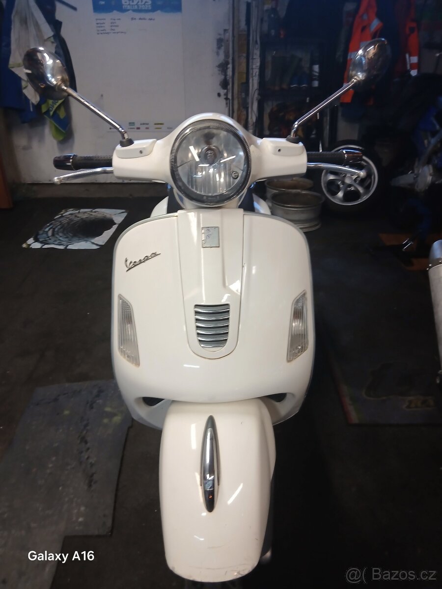 Vespa GTS 300 Super 2010 - 3