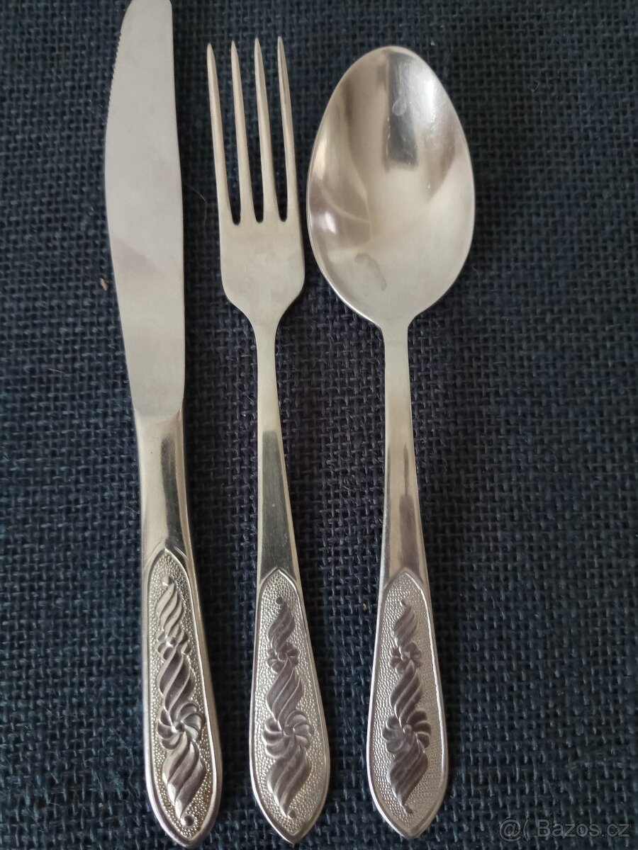 RETRO PREDKRMOVE PRIBORY - 3