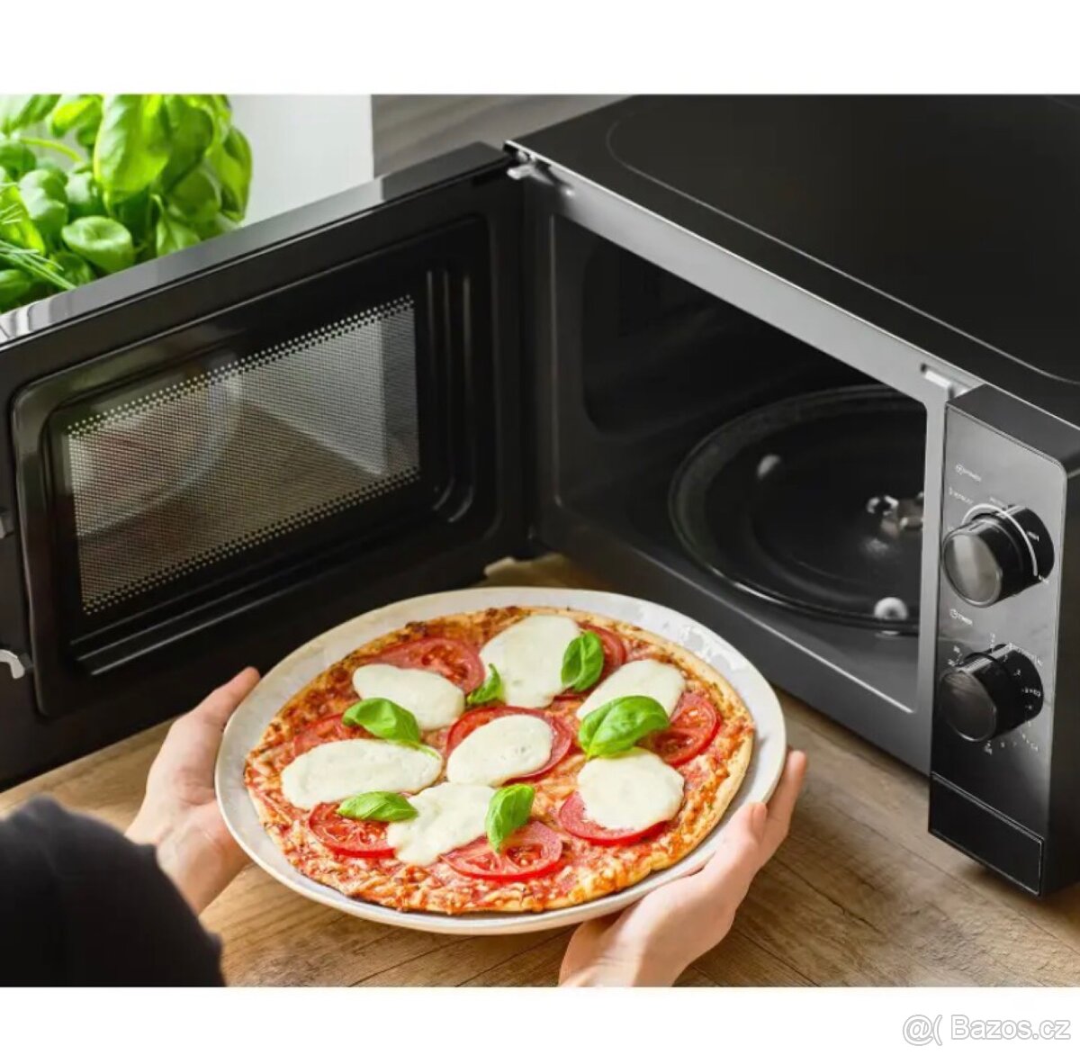 Mikrovlnná trouba Sencor SMW 0718BK - 3