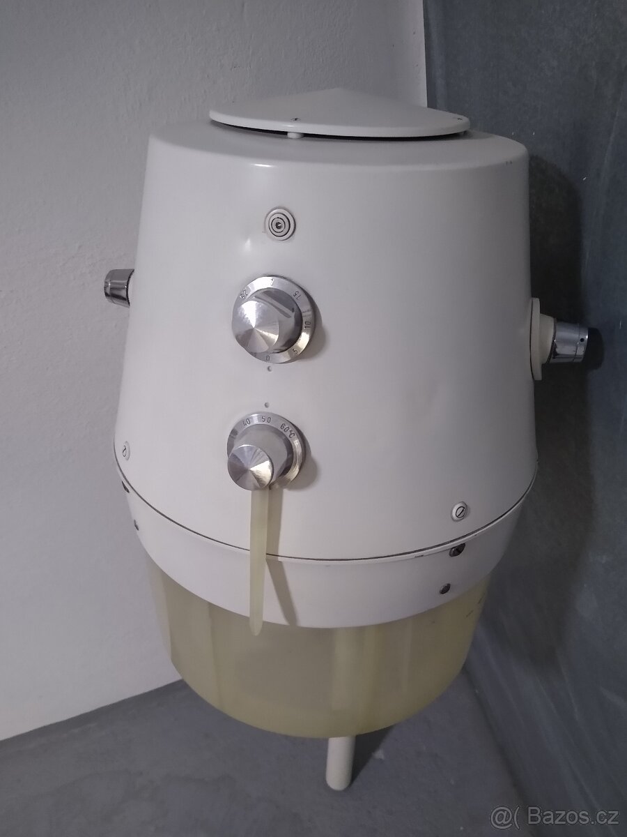 Kadeřnický sušák (helma) - 3