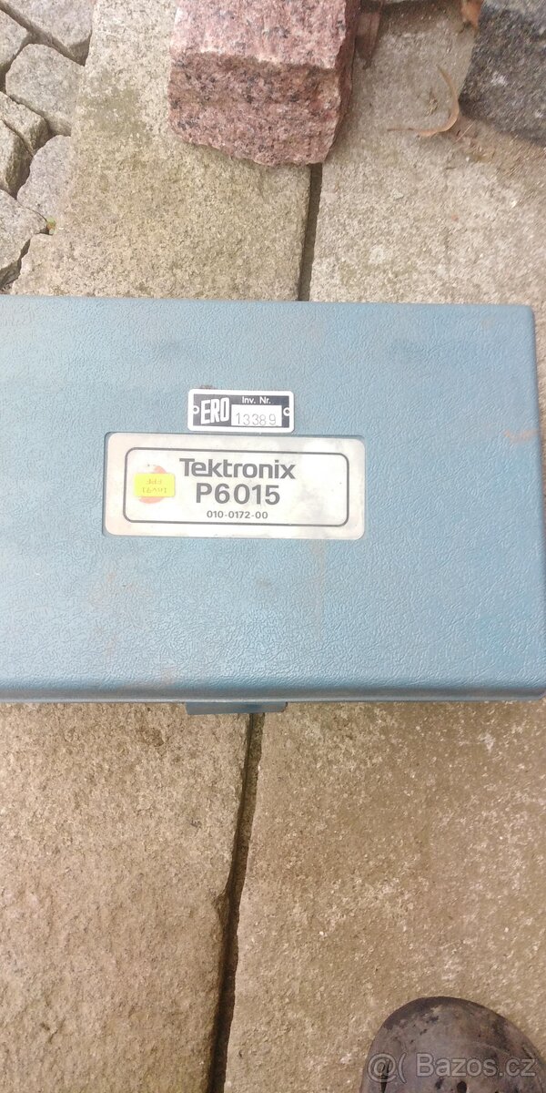 Tektronix - 3