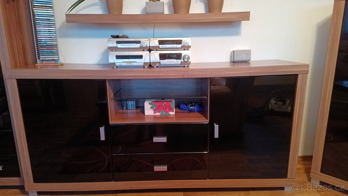 Sestava skříní nábytku do obýváku - 3
