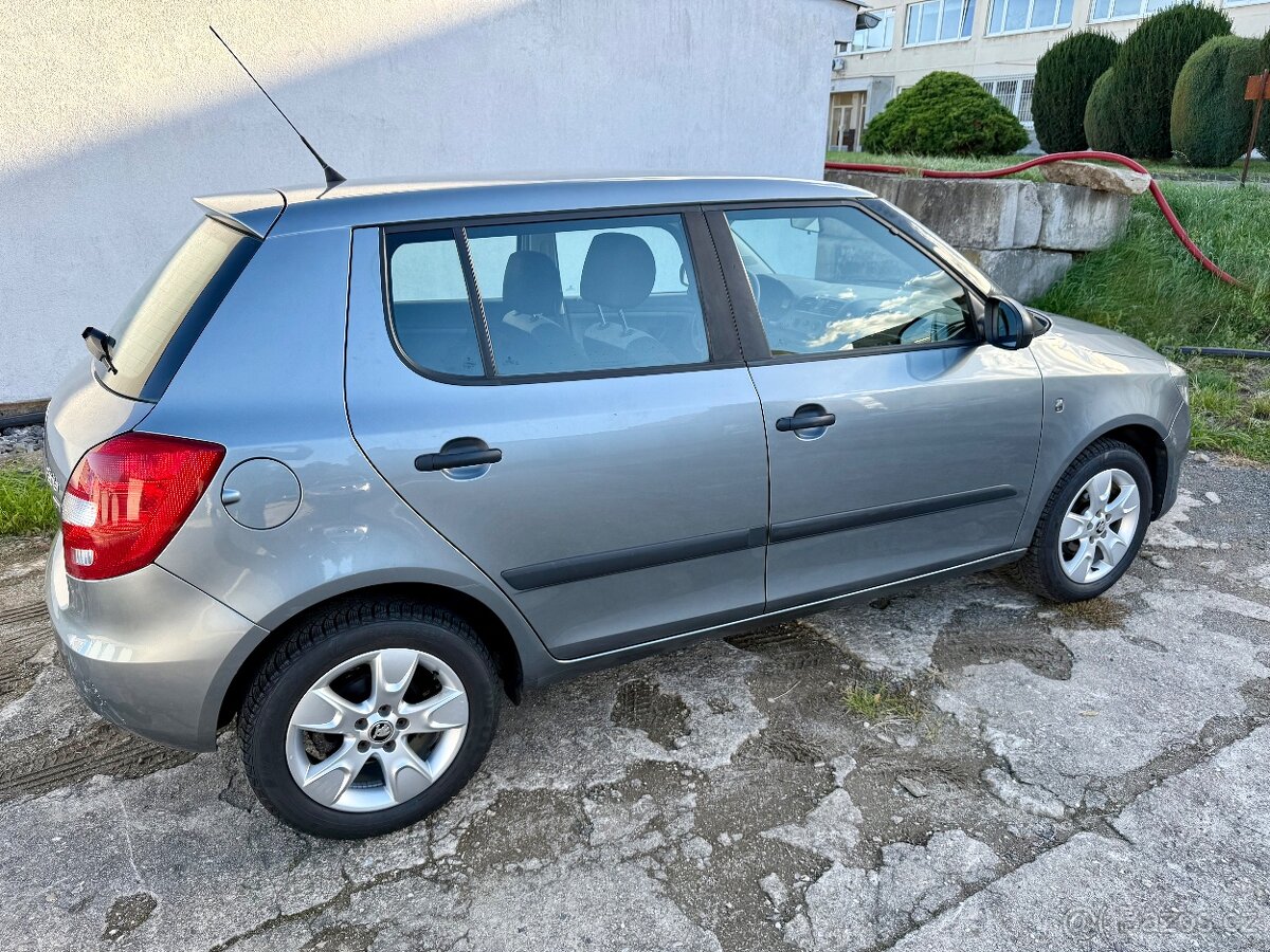 Škoda Fabia 2 Facelift 1,2 TSI Šedá metalíza 2012 - 3