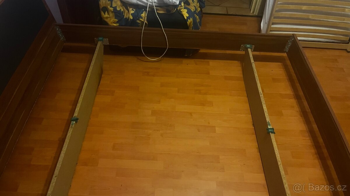 Dvoulůžková postel bez roštu a bez matraci - 3