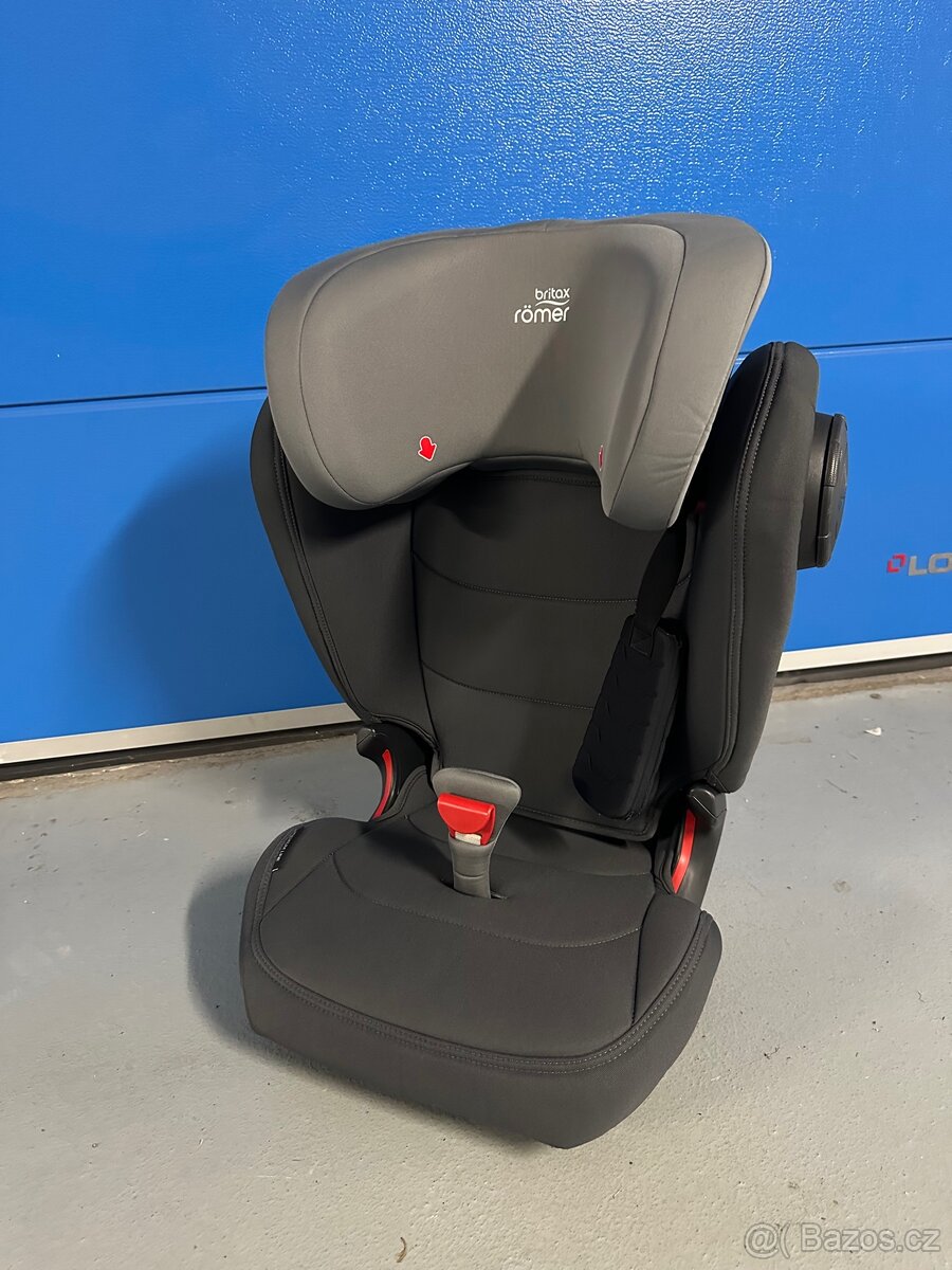 Autosedačka Britax Römer Kidfix III M 15-36 kg. - 3