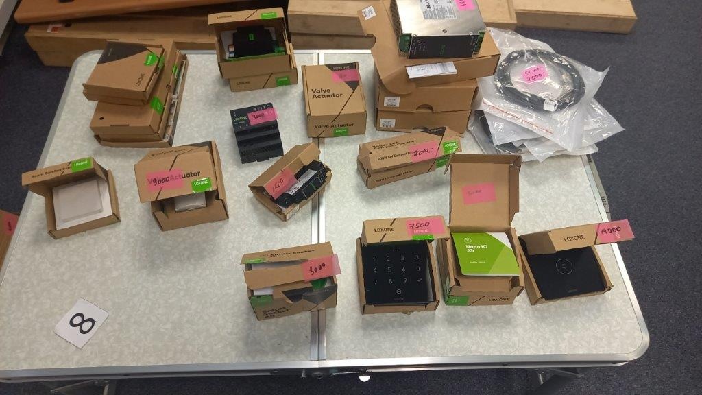 Soubor hardware věcí Loxone - 3