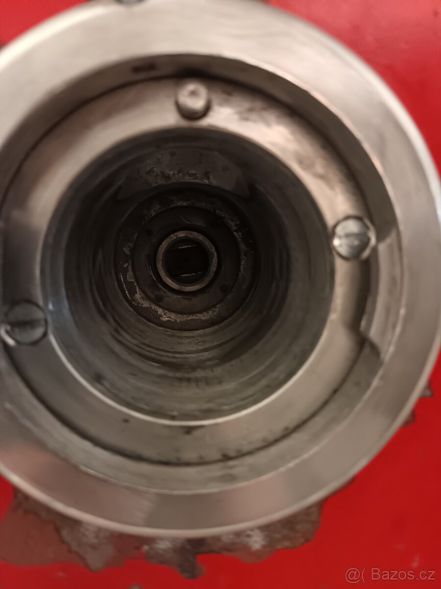 Mlýnek na maso vlček - 3