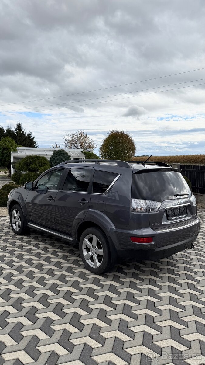 MITSUBISHI OUTLANDER 2.2Di-D 103kw 4x4 - 3