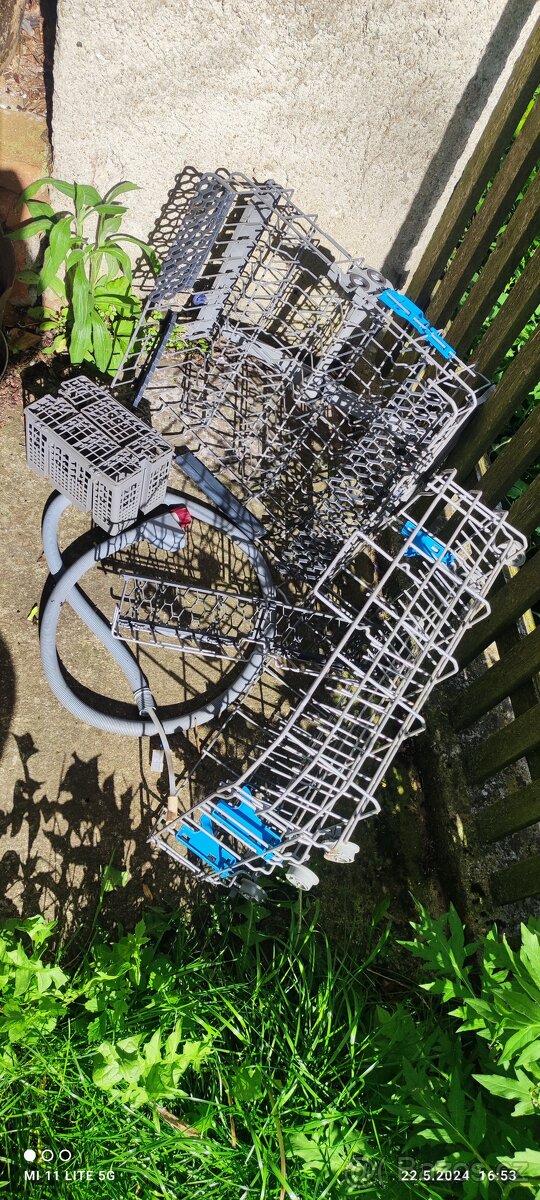 Myčka BEKO díly - 3