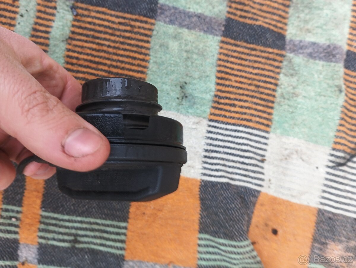 Prodám víčko od nádrže Fabia 1 - 3