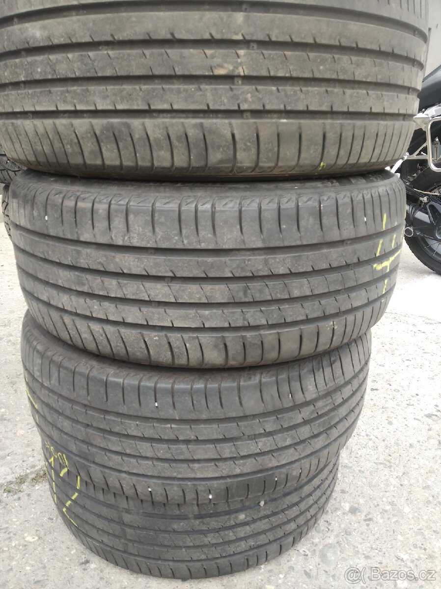 Pneu 215/45 R16 Kumho ECSTA HS51 (č.412) - 3
