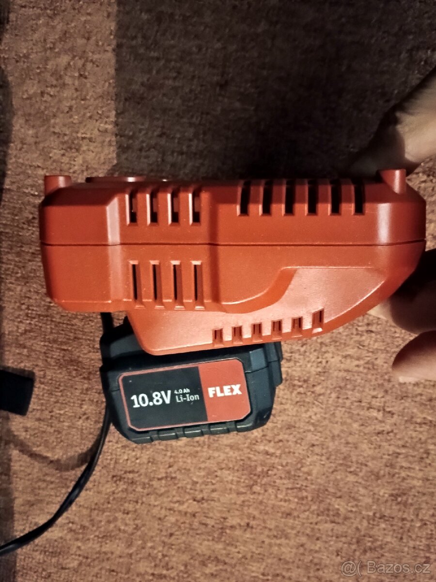 Akumulátory 10,8 V a nabíječka FLEX - 3