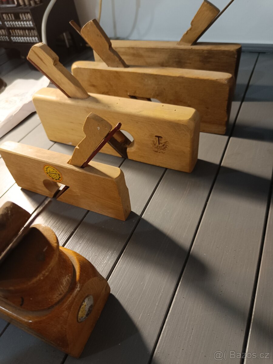 5 kusů starých dřevěných hoblíků - 3