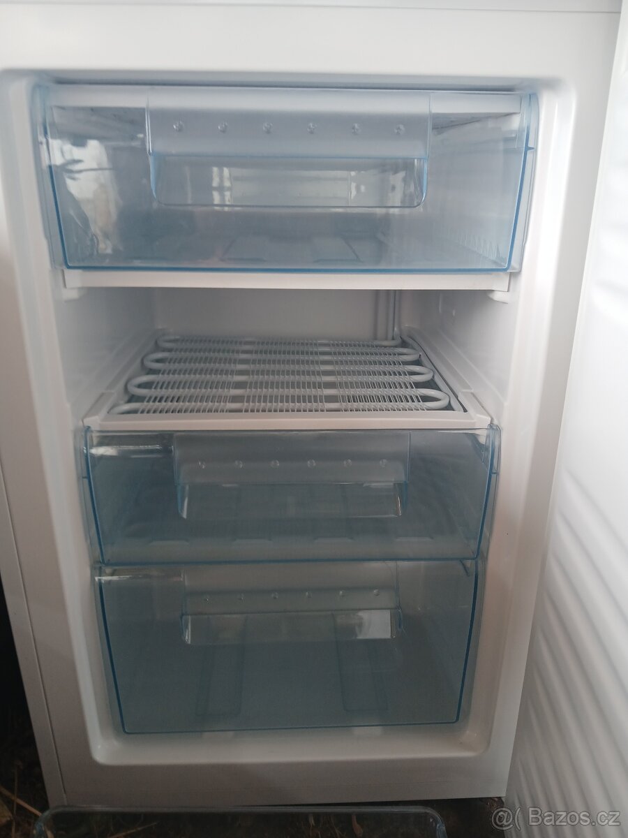 Mrazák se šuplíky - 3