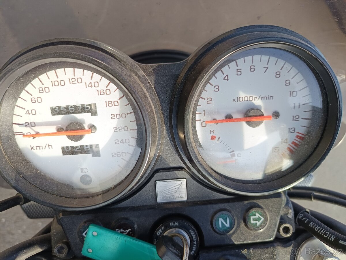 Honda Hornet 600F - 3