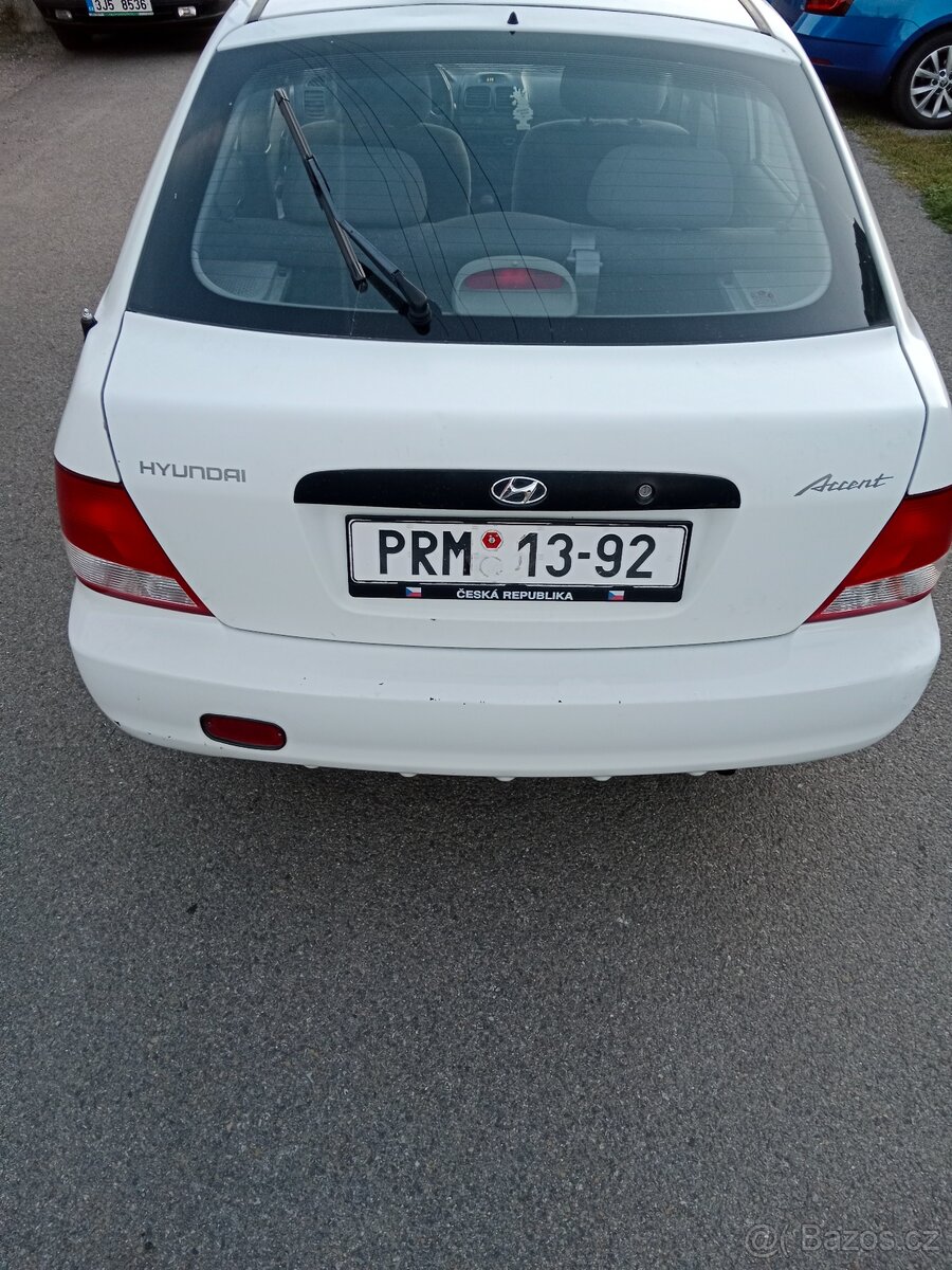 Hyundai Accent - 3
