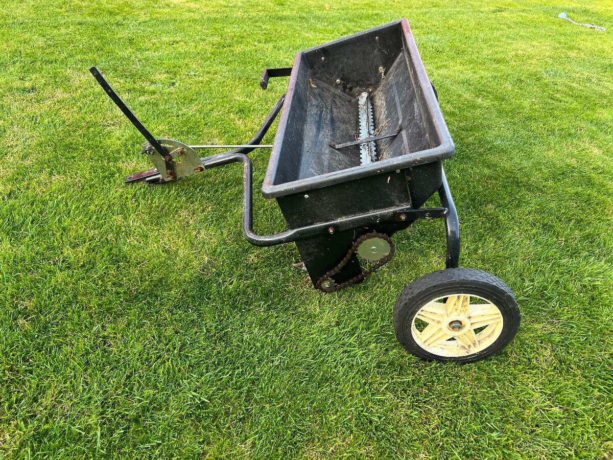 Vertikutátor a provzdušnění trávníku - 3