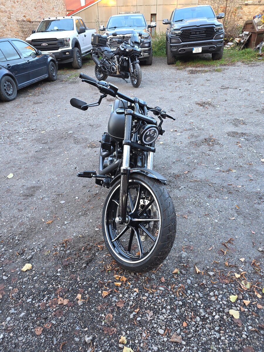 Harley davidson Breakout - 3