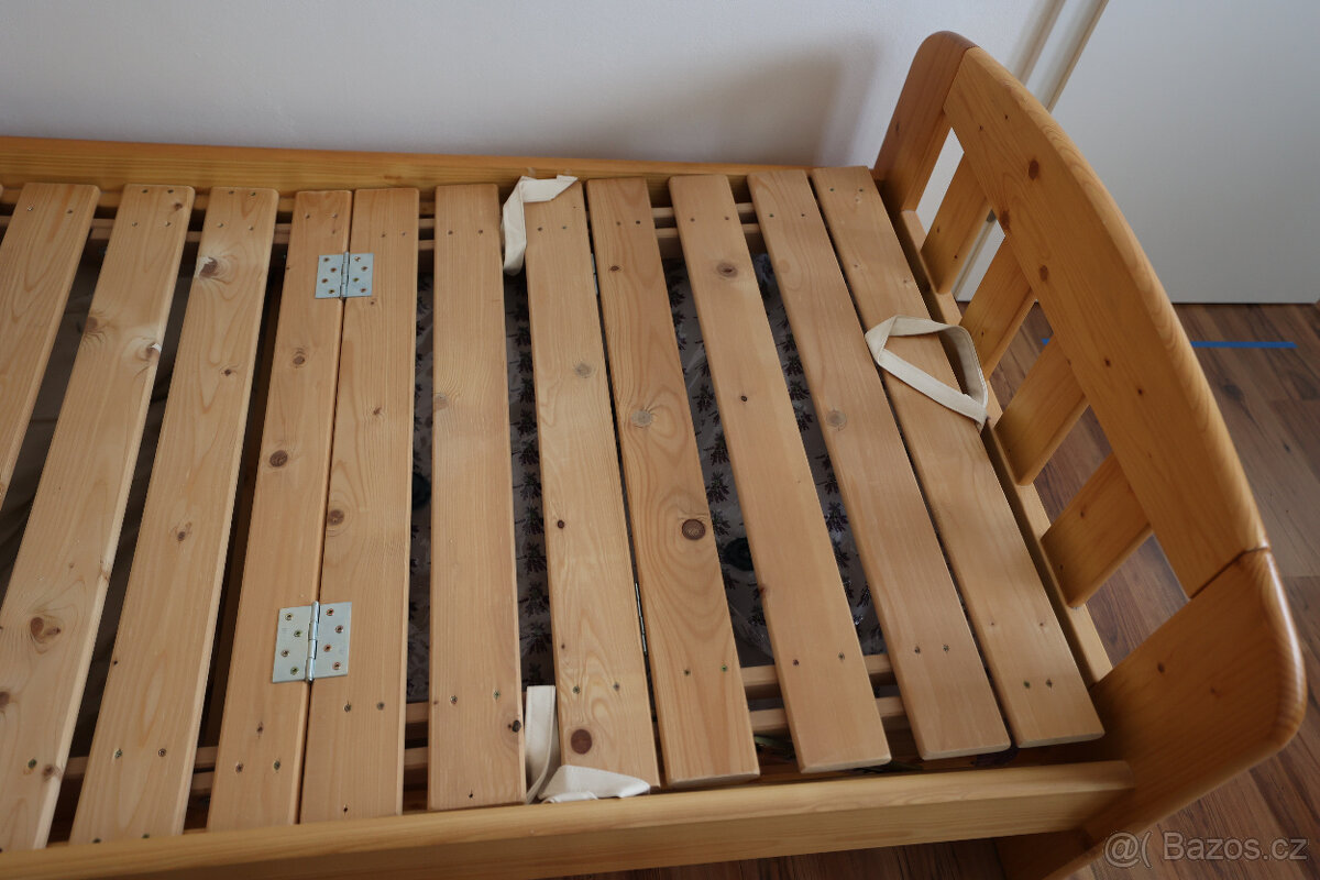 Dřevěná postel s roštem a úložným prostorem - 3