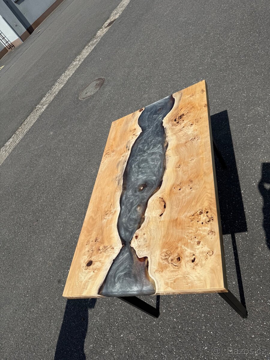 Epoxidový stůl z masivního dřeva - 3