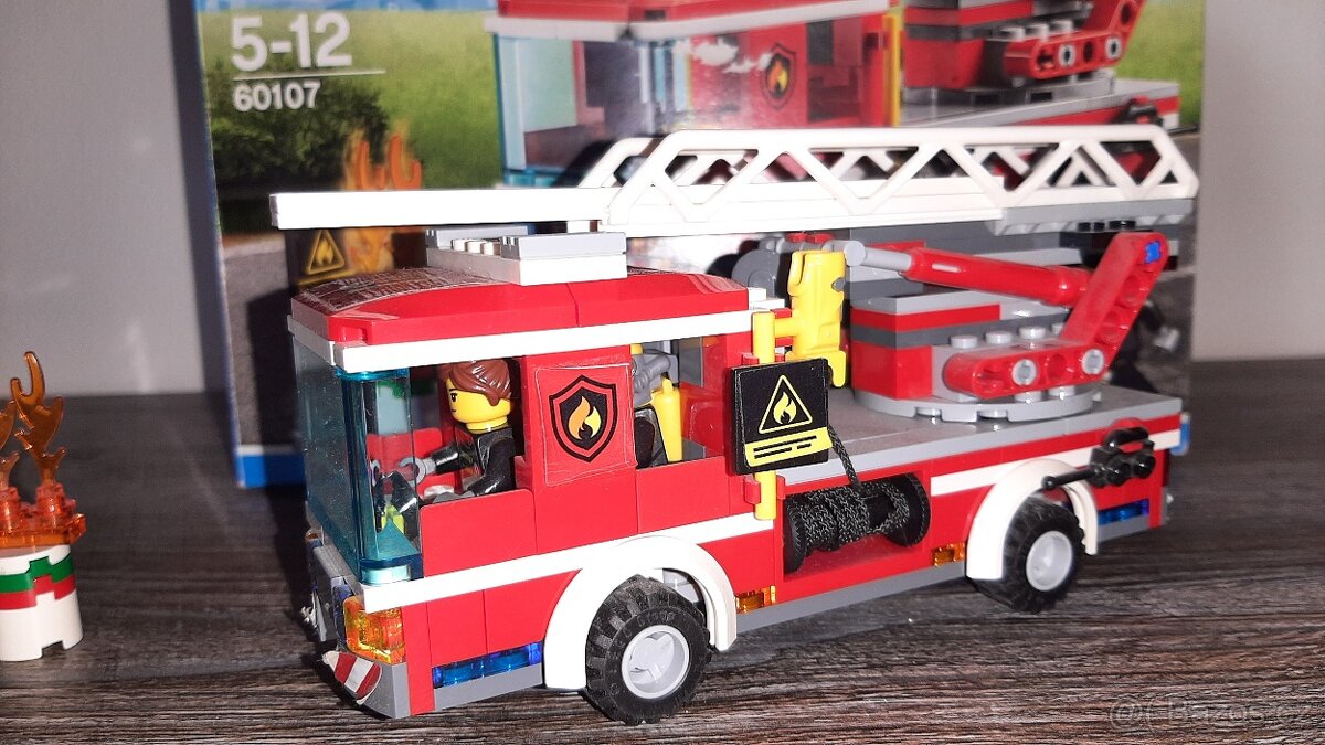 lego CITY 60107 hasiči - 3