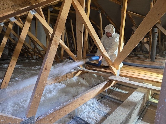 Foukaná minerální izolace - - 3