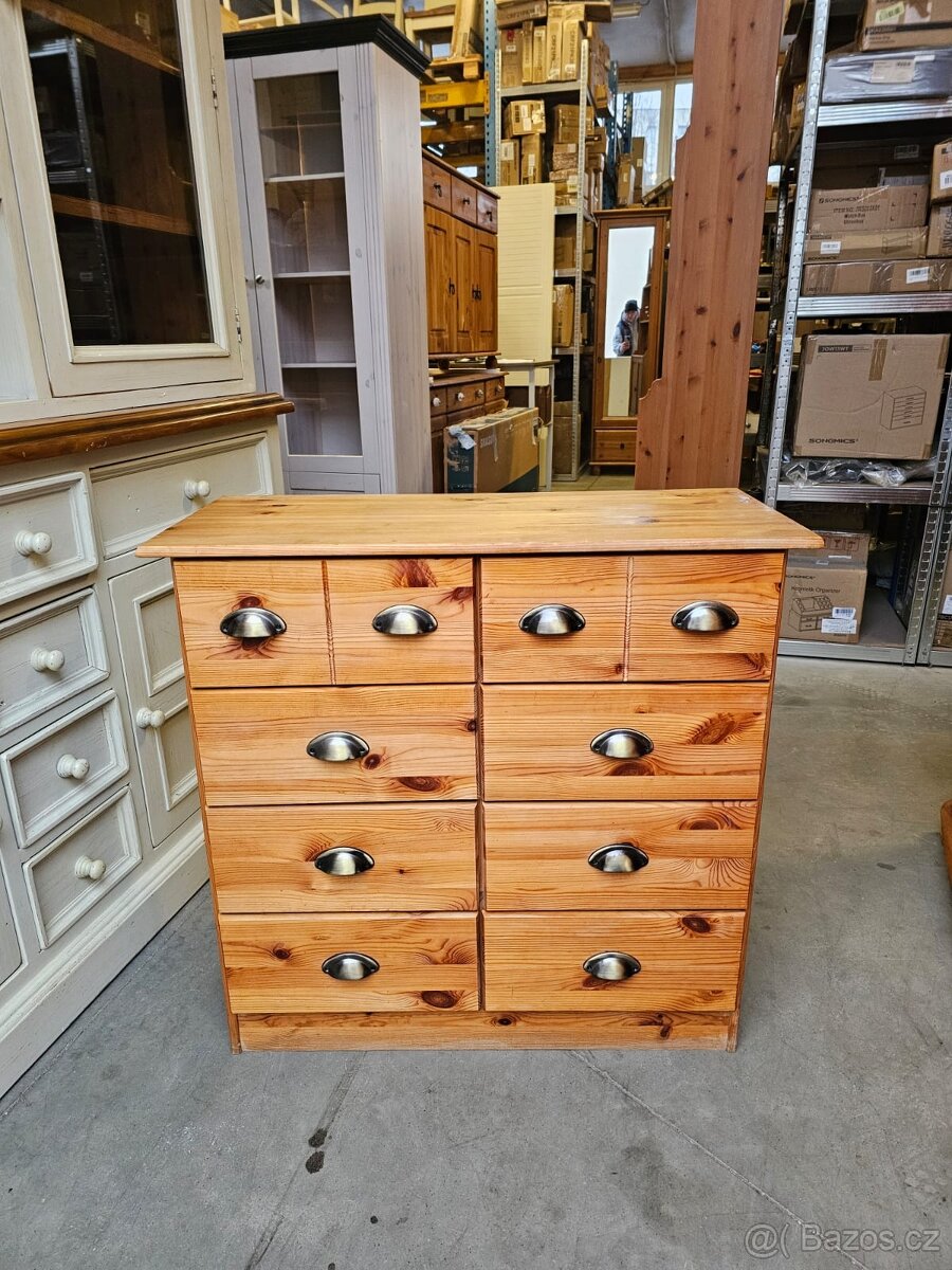 DŘEVĚNÁ KOMODA - 3