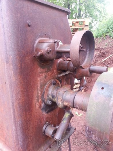 Dobový starý stroj mlecí stolice,válcový mlejnek - 3