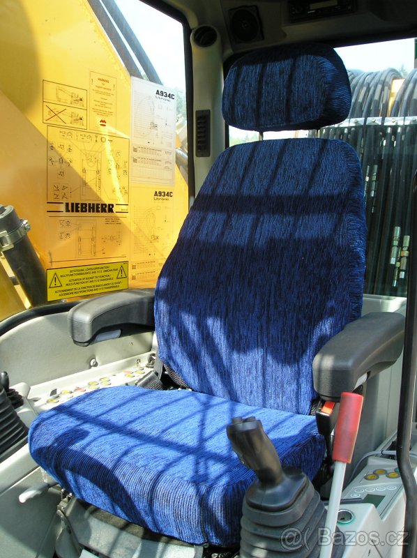 Prodám přesný potah do bagru KOMATSU - 3