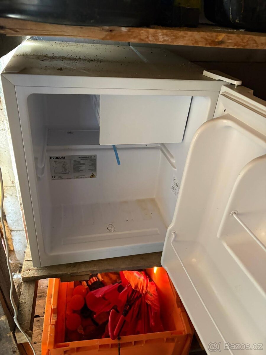 Malá lednice Hyundai - 3