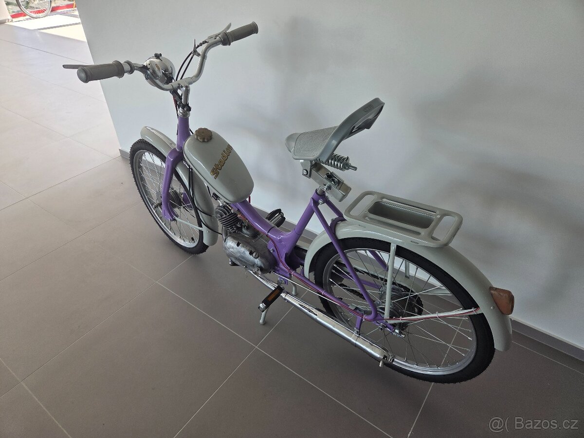 Stadion S11 po renovaci fialový, akce výprodej - 3