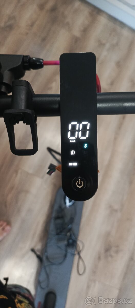 Eelektrická koloběžka Sencor Scooter S30 - 3