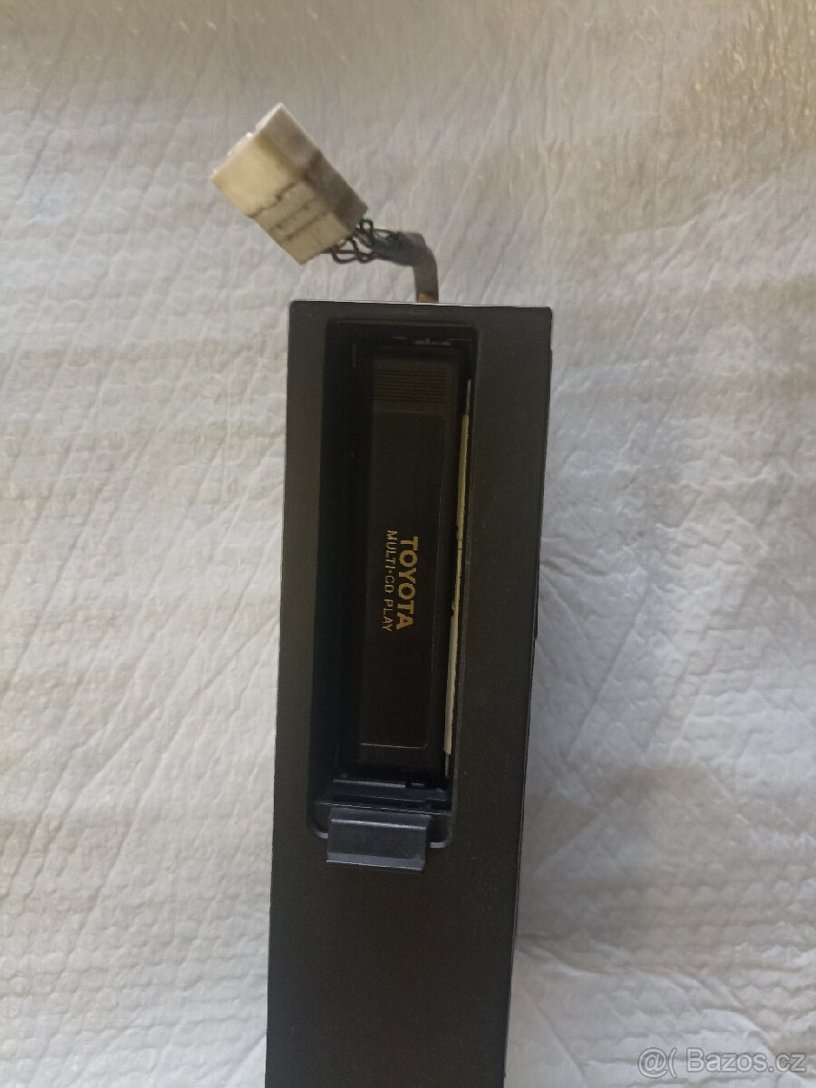 Prodám cd měnič Toyota - 3