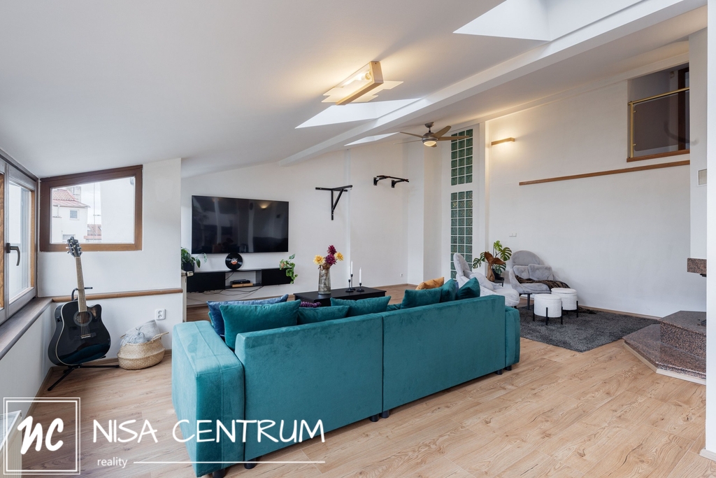 Prodej atypického podkrovního bytu 260 m² v Praze - Vinohrad - 3