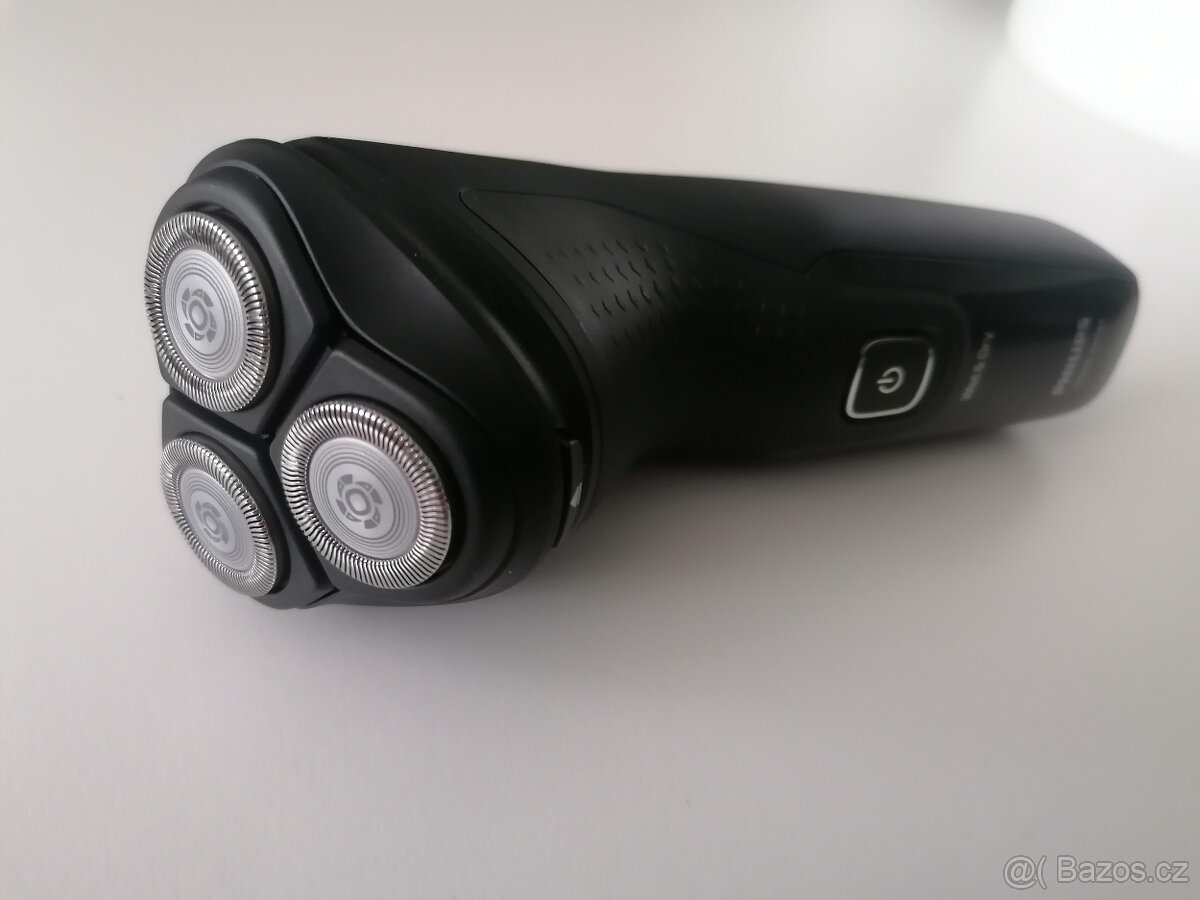 Holící strojek Philips - 3
