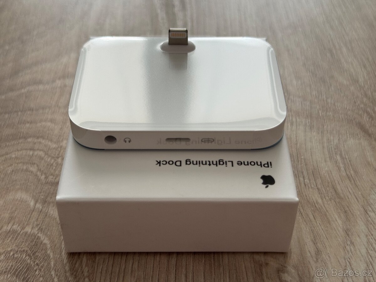 Apple iPhone Lightning Dock - White - 3
