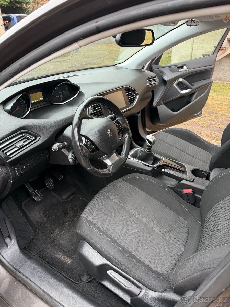 Peugeot 308 - 3
