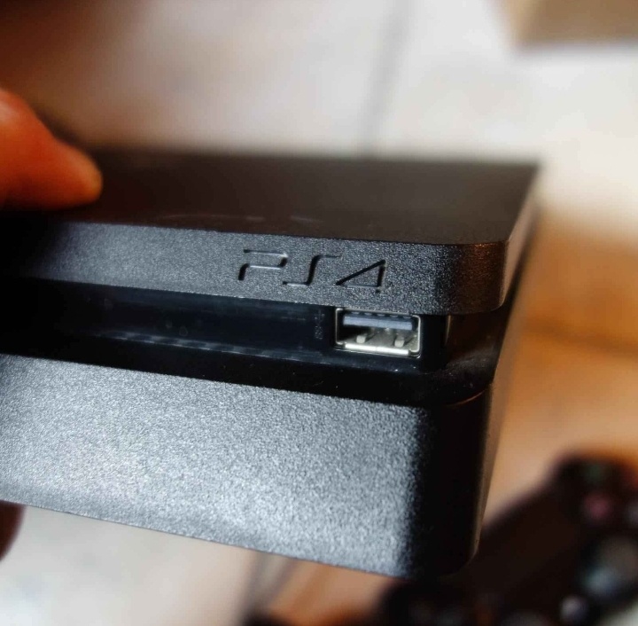 Playstation 4 SLIM - 3