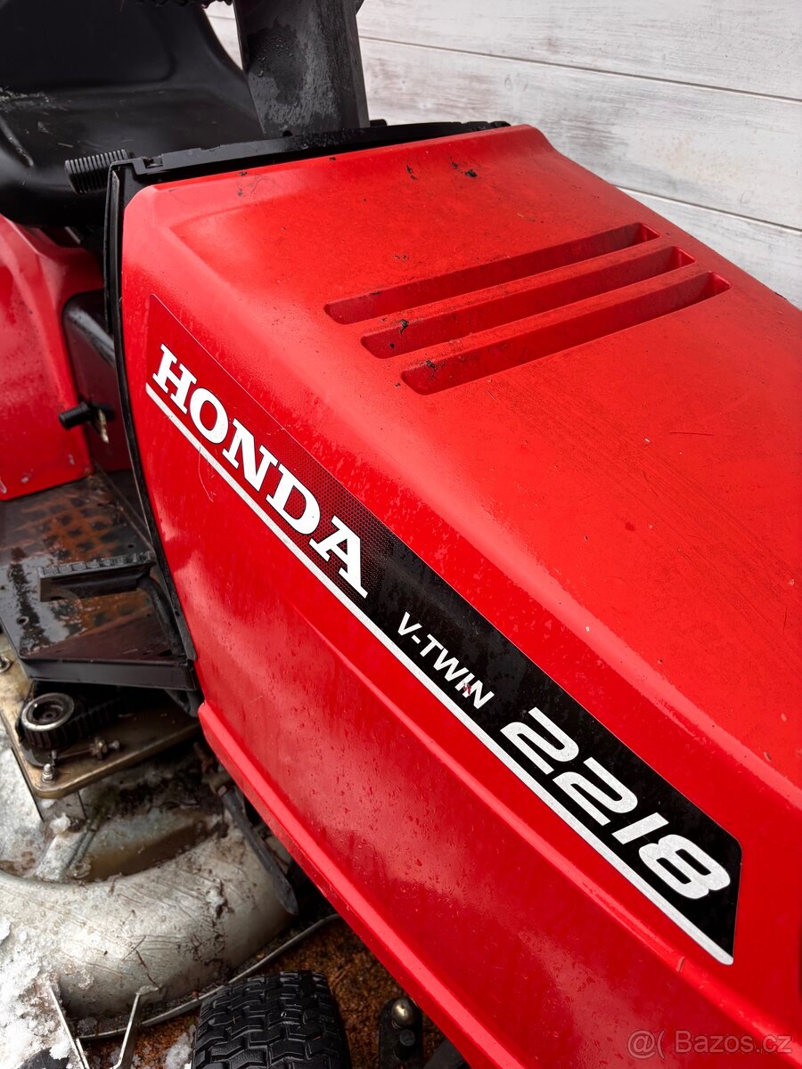 Zahradní traktor Honda 2218 - 3
