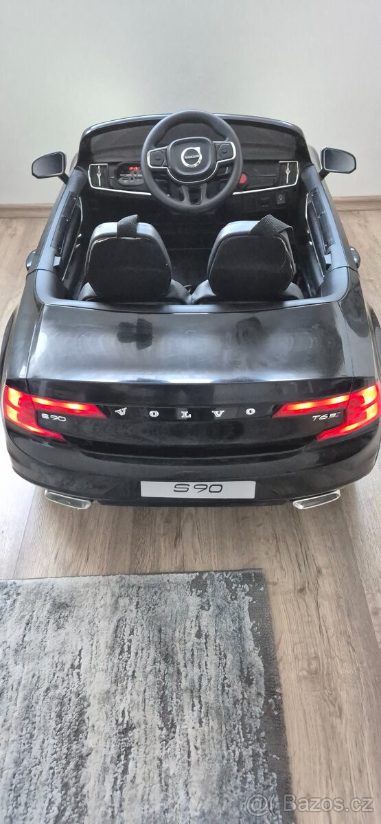 Dětské elektrické auto Volvo S 90 - 3