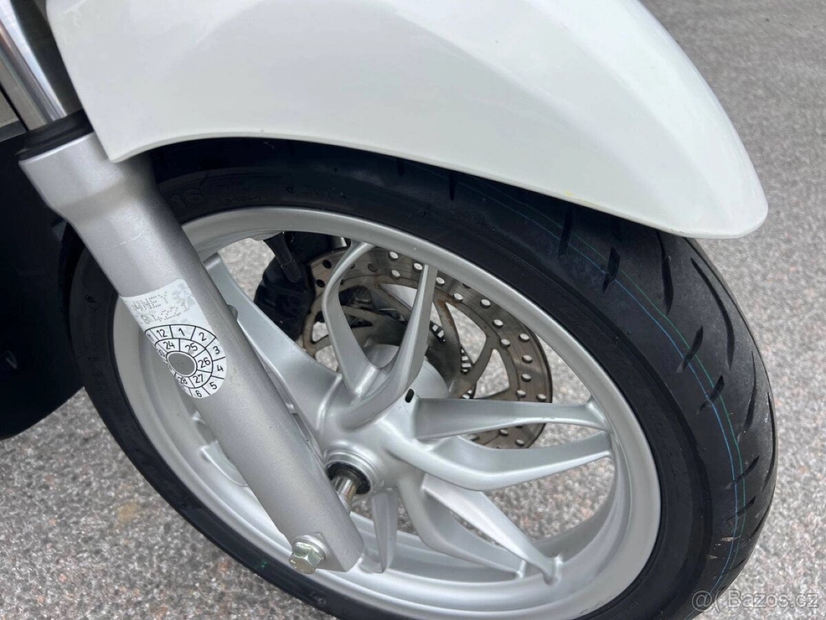 Prodám PIAGGIO MEDLEY 125 ABS - 3