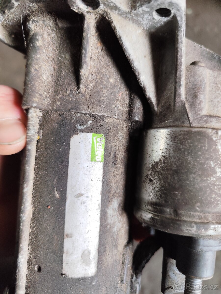 Dacia Duster 1.5 dci startér - 3