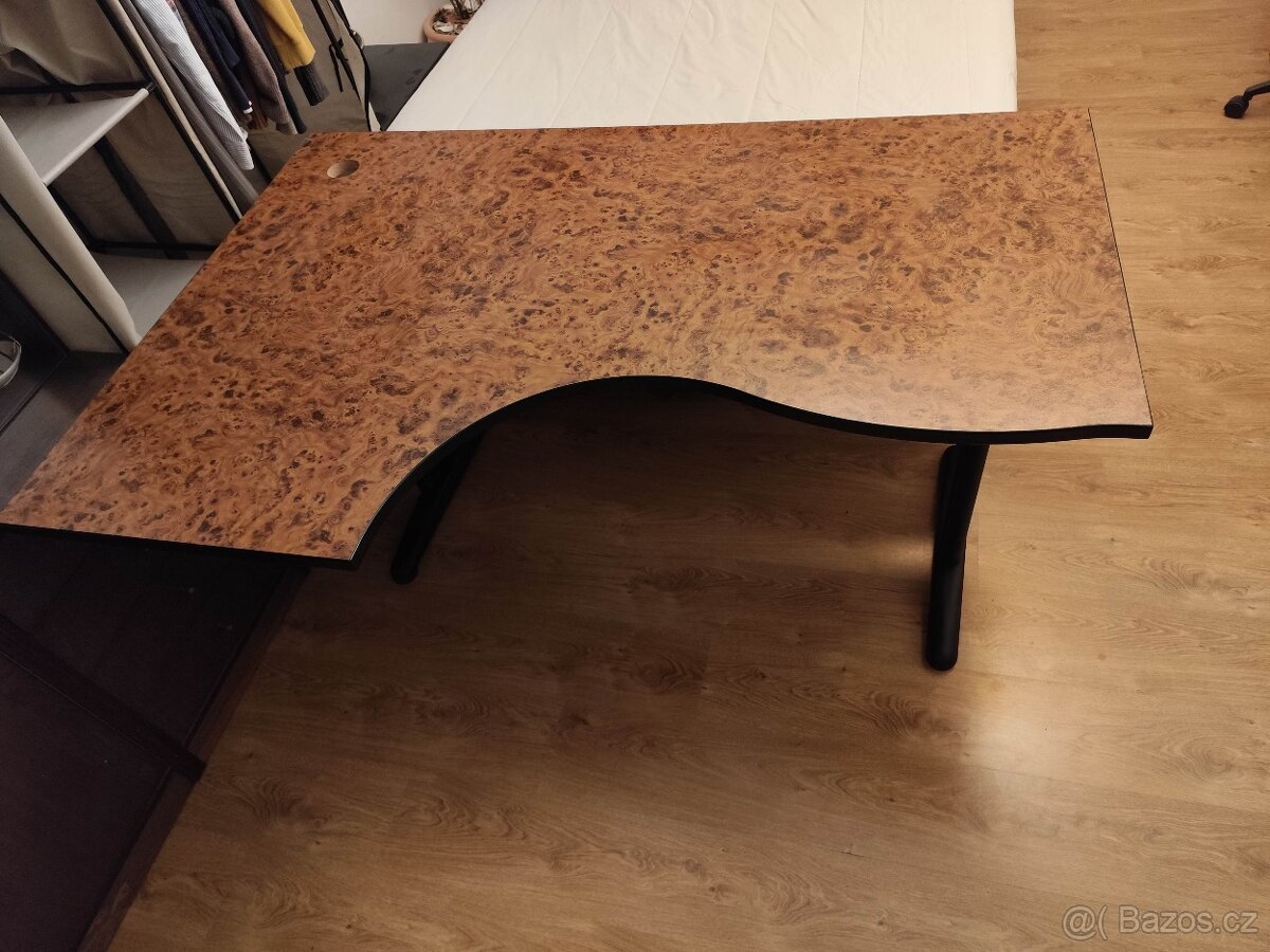 Pracovní kancelářský stůl - 3