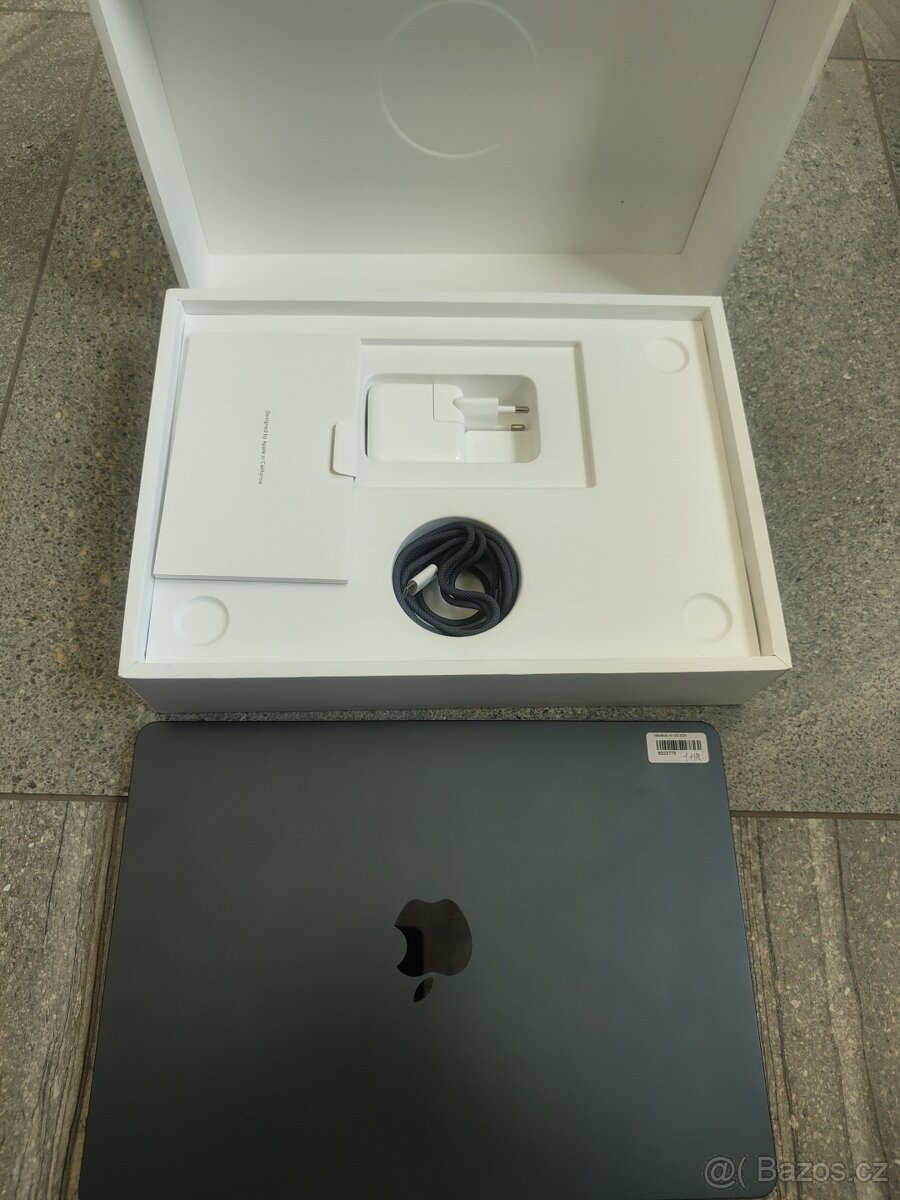 MacBook Air 13" M3 - 3