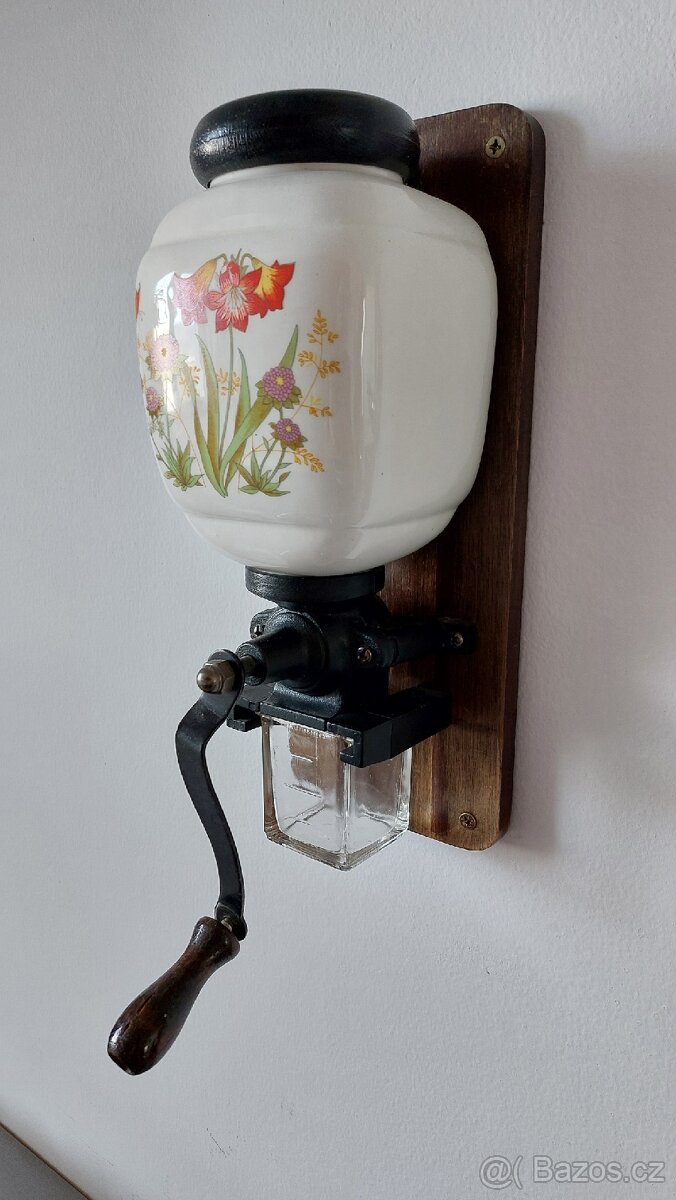 Starý mlýnek na kávu - 3