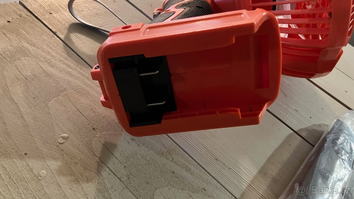 Nabíječka + Baterie Black and Decker - 3